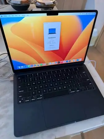 Macbook Air 13.6” M2
