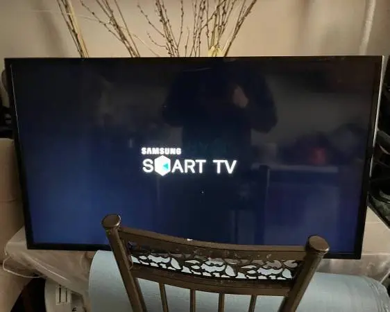 Samsung 40” Screen LCD TV Flat Panel HDTV Television Set W New Remote