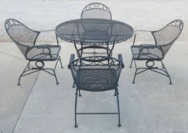 John SALTERINI Vintage Wrought Iron Patio Table w Springer Chairs
