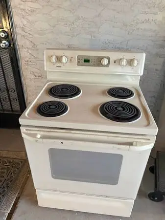 A electric stove very good condition