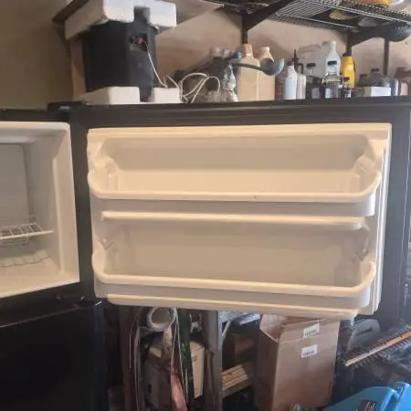 Refrigerator 4 sale