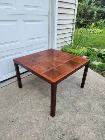Vintage mcm coffee table (Madison-West)