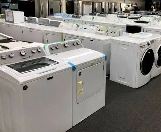 Great appliances, refrigerator, washer/dryer