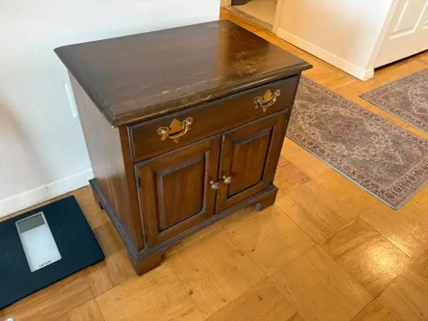 Small Side Table / Cabinet (traditional)