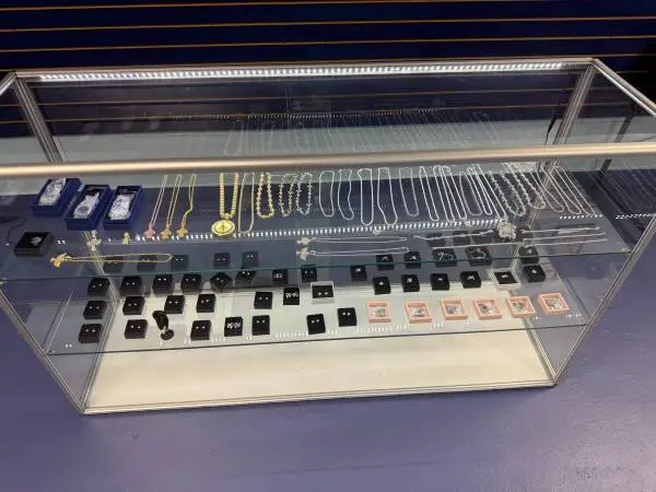 GLASS SHOWCASE DISPLAY CASE 6 FEET