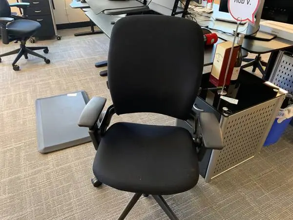 Steelcase Leaps V2 -Task Chair-BLACK