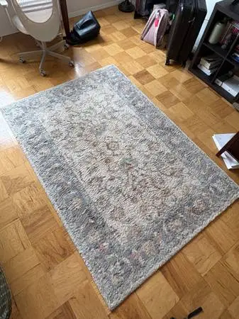 Area Rug — navy & tan (bedroom size)