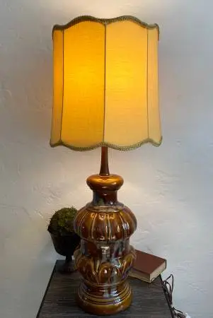 Vintage MCM Majolica Ceramic Table Lamp