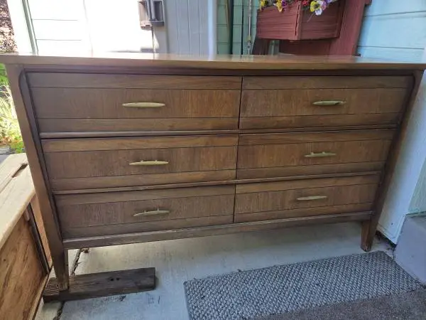 6 DRAWER DRESSER ALL WOOD, 52 W x 18 D x 32 H