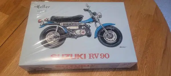 Heller Suzuki RV90 model