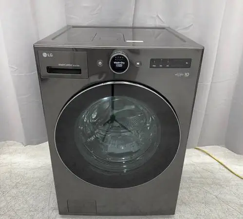 LG WashCombo All-in-One Heat Pump Washer/Dryer WM6998HBA ventless 27”
