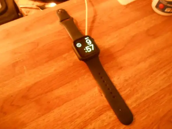 Apple Watch SE 2nd Gen / Like New