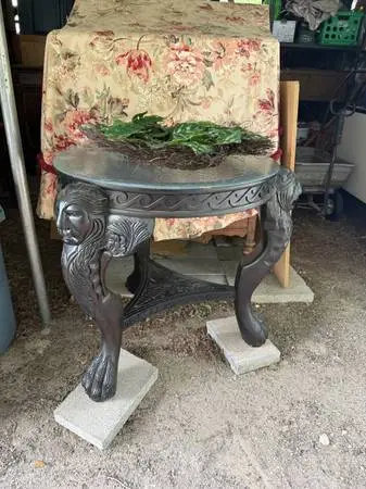 VTG Carved Wood Lion Head Tea Table Black Side Coffee End Table