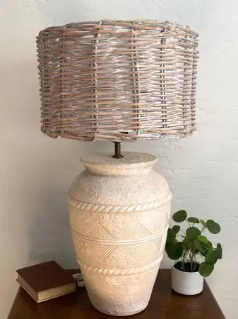 Textured Vintage Table Lamp