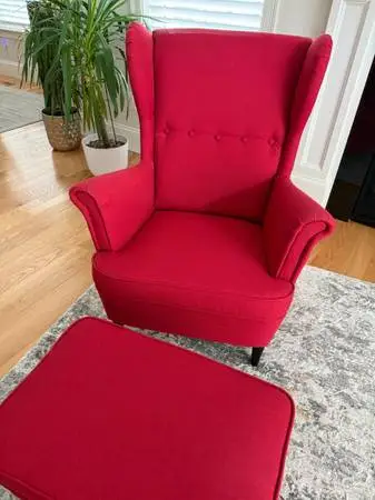 CHAIR AND OTTOMAN