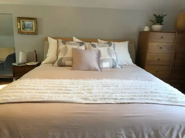 California King Latex Mattress + Bed Frame Setup – Excellent Condition