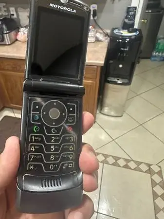 Motorola basic phone Att only””