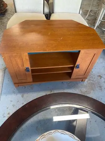 Small tv stand