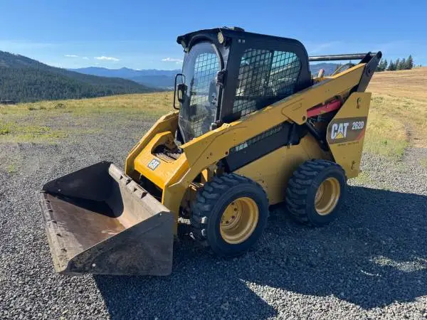 CAT 262D Closed Cab Skid Steer High Flow