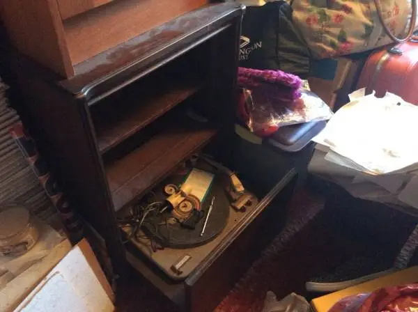 Mid-century stereo cab and speakers