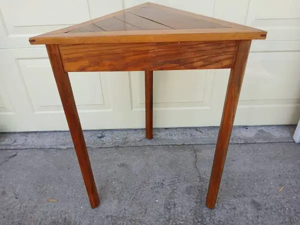 CORNER WOOD SIDE TABLE