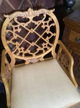 Chinoiseire Oscar de la Renta Trellis arm chair