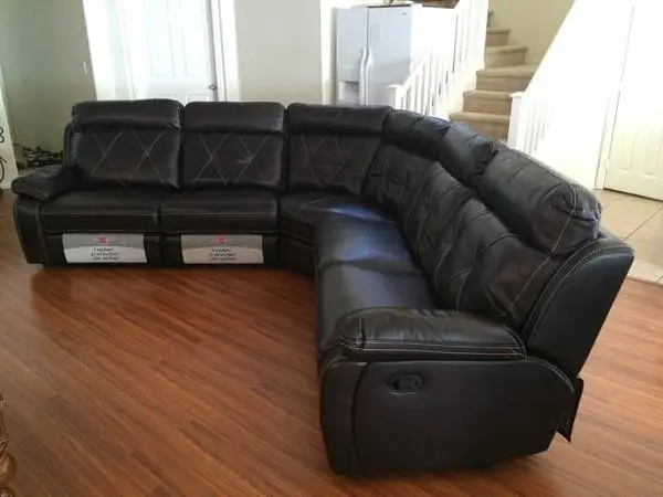 Faux brown sectional sofa  ⬅️