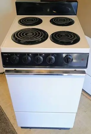 Vintage maytag free- standing 20-in electric stove oven not GAS