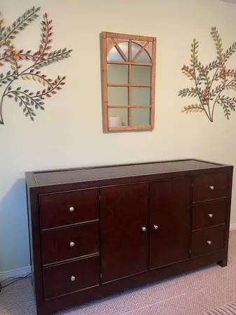 Dresser and 2 matching nightstands