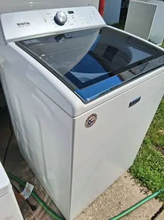HIGH PERFORMANCE MAYTAG WASHER W SEE THRU LID.....