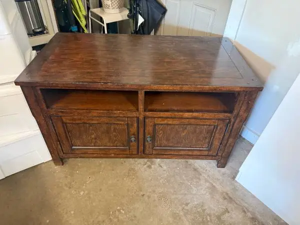 Solid wood TV stand