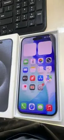 Apple iPhone 15 Pro Max 256GB - UNLOCKED