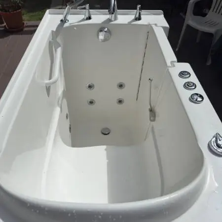 Whirlpool Jetted Walk in Tub with Powered Drain