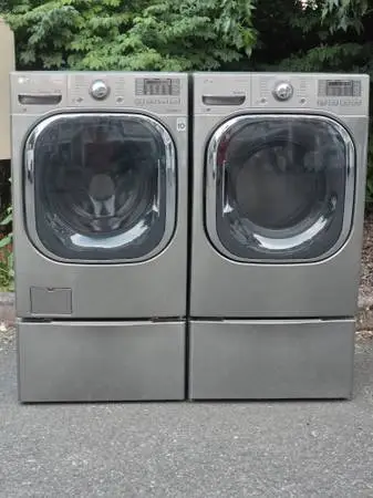 Set LG washer and dryer work great delivery available