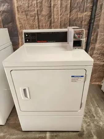 Perfectly Working Speed Queen Coin Operated ELECTRIC 220V Dryer !