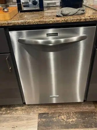 KitchenAid Stainless Steel Dishwasher Model kdtm354dss4 Low Usage