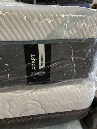 Queen memory Foam mattress Tempurpedic adapt medium