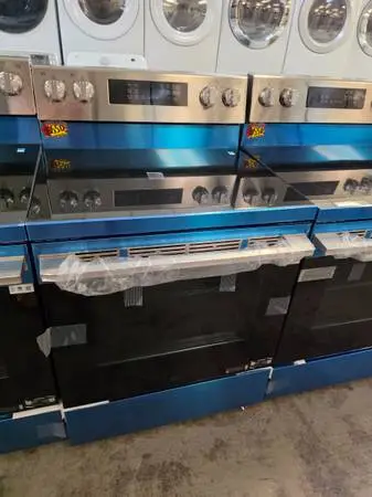 New ! Lg stainless steel electric stove with air fry