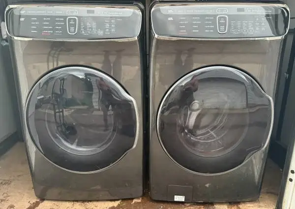Samsung FlexWash FlexDry Washer Dryer Set Black Stainless — $550
