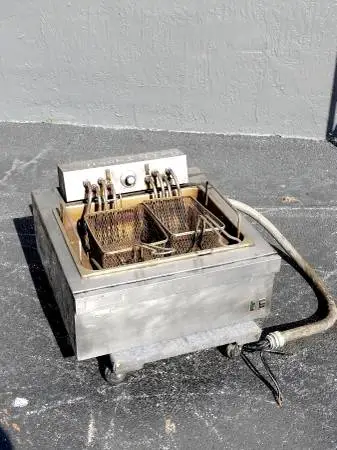 Toastmaster Counter Top Electric Fryer