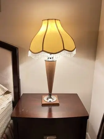 2 Excellent condition table lamps