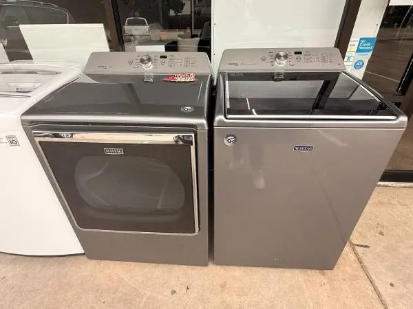 Used Gray MayTag Bravos XL Washer and Dryer Toploader