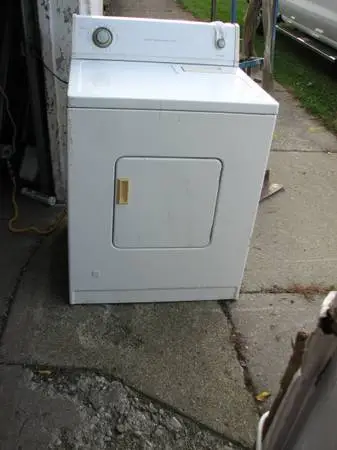 DRYER.....GAS DRYER....CLOTHES DRYER