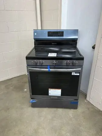 GSGV- NEW S&D FRIGIDAIRE RANGE W/1 YEAR WARRANTY