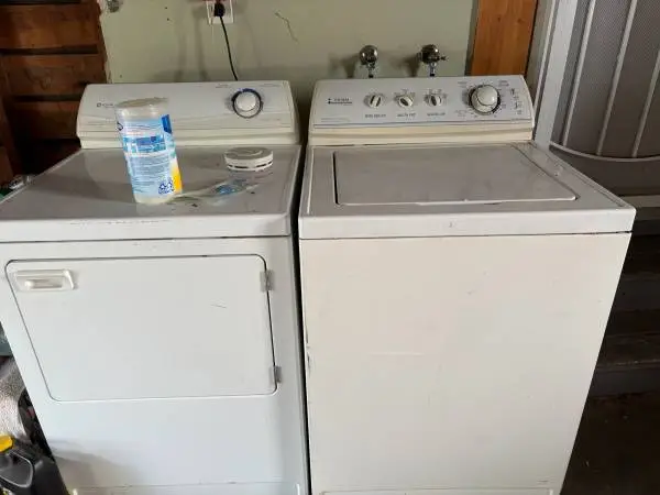Whirlpool washer wash machine and Maytag Electric Dryer