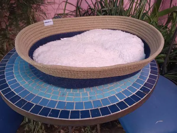 SMALL WOVEN BASKET PET BED
