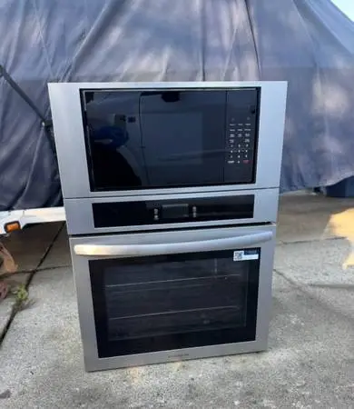 Wall oven with microwave NEW