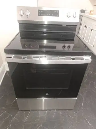 Like New GE 30 Range