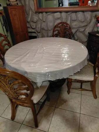 Dining Table & Chairs