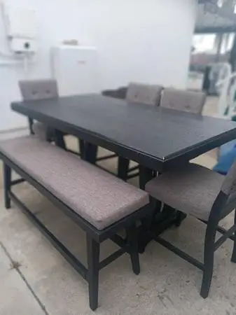 DINNING TABLE AND CHAIRS